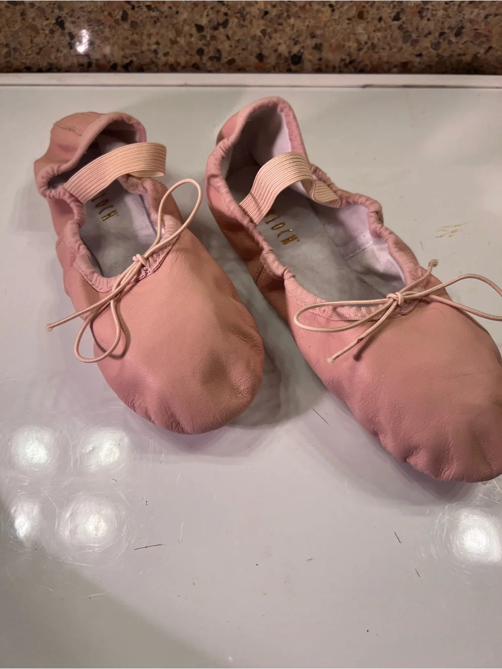 Bloch Girl’s Size 10 Pink Leather Ballet Flats with Elastic Tie NWOT Full Sole